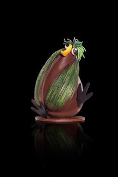 Green Crazy Cocotte  - Milk chocolate , Garnisched  with chocolate almonds and hazelnuts, chocolates, nougat eggs,  320 gr 58.-