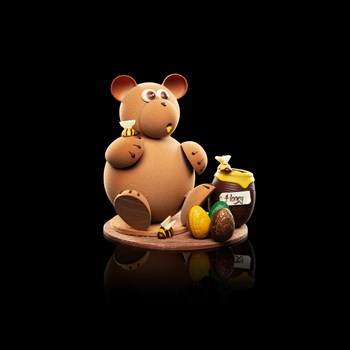 Teddy le gourmand by Jessica & Mickael - Chocolat lait et blanc, Garni Amandes et noisettes enrobées, chocolats, oeufs pralinés, oeuf nougatine, 450 gr 58.-