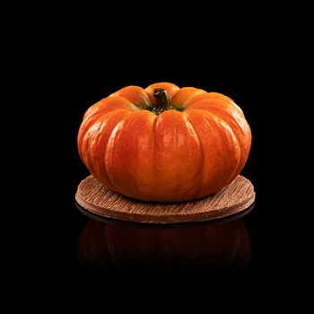 Pumpkin classic - Milk chocolate, coated almonds and hazelnuts 140g 26.-