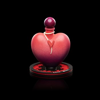 Flask "Love elixir" - Dark and white chocolate, almonds, hazelnuts and little heart-shaped chocolate. 260g 47.-