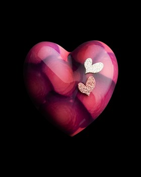 Small heart  - White, milk and dark chocolate, almonds and chocolate hearts, 90g 19.-